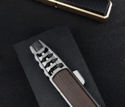 Merkloos Turbo Jetflame Aansteker - Gasbrander - Vuurwerk Torch - Crème Brûlée Brander - BBQ En Sigaren Aansteker - Windproof - Walnoothout Met Grijze Metalen Behuizing -Keukengrill 1200x1028 5