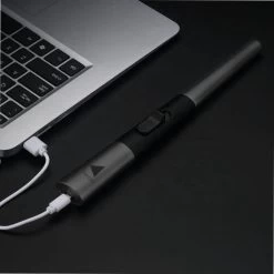 Oplaadbare Lange Elektrische Aansteker - Duurzame Plasma Aansteker – Luxe Aansteker - Inclusief Cadeauverpakking - BBQ – Kaarsen - Zwart -Keukengrill 1200x1200 744