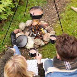 Esschert Design - Driepoot Met Ketting - Haardvuur Accessoires - Staal - Zwart 29 Esschert Design - Driepoot Met Ketting - Haardvuur Accessoires - Staal - Zwart -Keukengrill 1200x1200 93