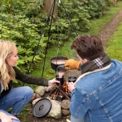 Esschert Design - Driepoot Met Ketting - Haardvuur Accessoires - Staal - Zwart 31 Esschert Design - Driepoot Met Ketting - Haardvuur Accessoires - Staal - Zwart -Keukengrill 1200x1200 95