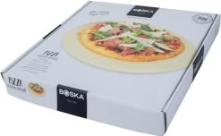 Boska Pizzasteen Deluxe - Voor Oven & BBQ - Knapperige Pizza's - Ø 29.5 Cm - BBQ Accessoires -Keukengrill 1200x740 1