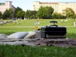 Weber Go-anywhere Houtskoolbarbecue - Zwart -Keukengrill 1200x901 1